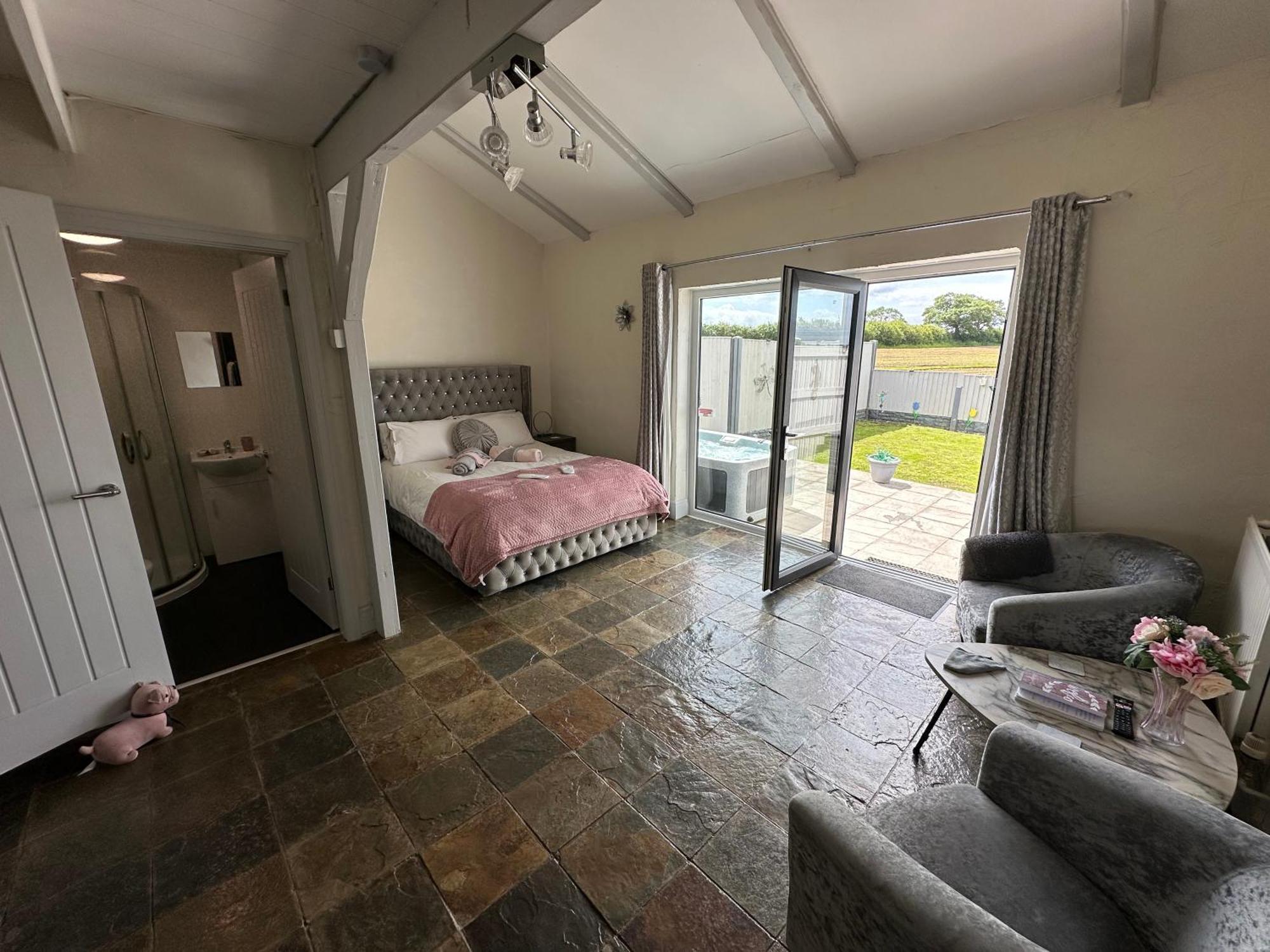 Dwylig Isa Holiday Cottages Rhuddlan Exterior photo